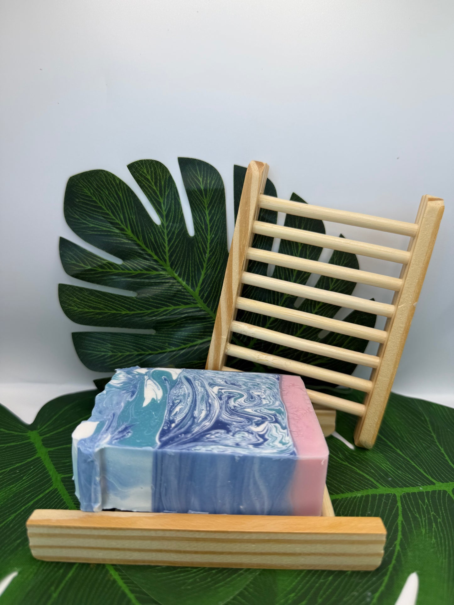 Exfoliating Soap Saver Pouch + Eco-Friendly Wooden Soap Dish